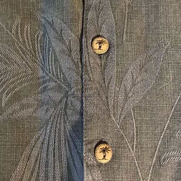 Boundary Bay Wood Button Down Silk Blue Texture Top SZ Medium - Picture 5 of 6